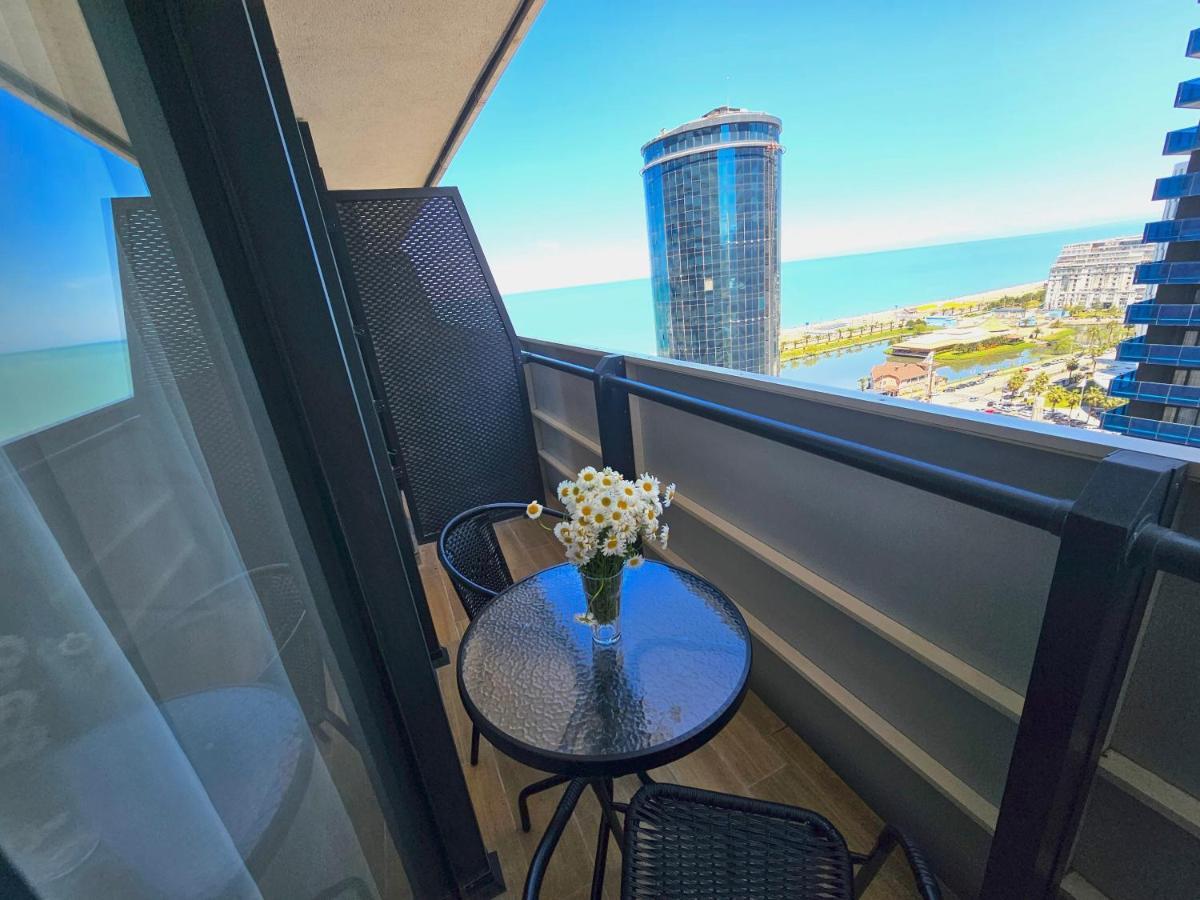 Orbi City Sea View Batumi Bagian luar foto
