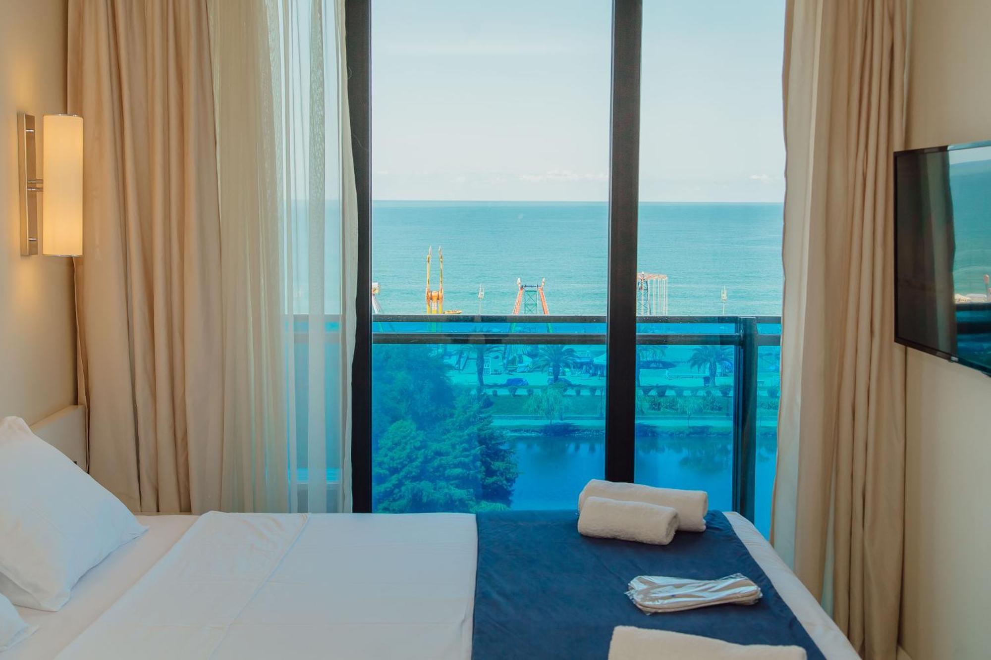 Orbi City Sea View Batumi Bagian luar foto